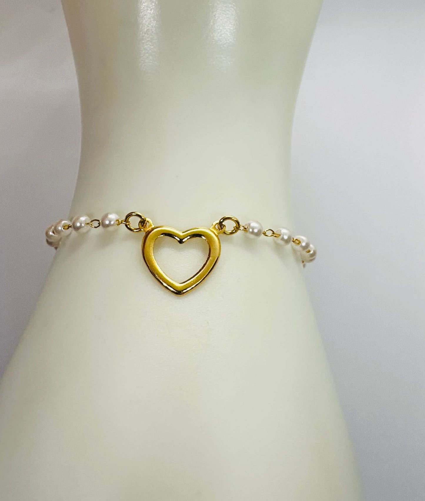 Pearl Bracelet with Heart Charm β Elegant & Romantic