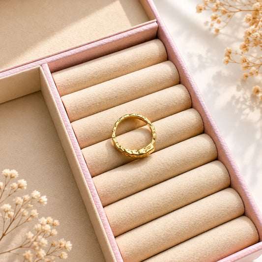 Anel Ajustável Banhado a Ouro 18K – Elegância e Versatilidade