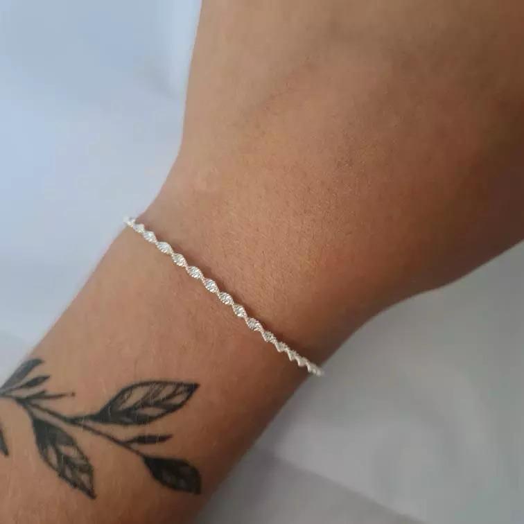 Elegant Bracelet – Sleek and Timeless Design