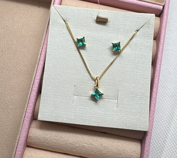 Green Stone Jewelry Set – Delicate & Elegant