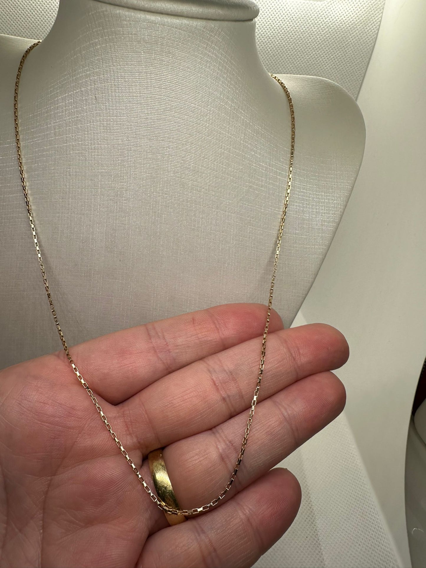 Elegant Gold-Plated Figaro Chain with Pendant – Sophistication Redefined